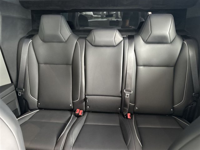 Used 2024 Tesla Cybertruck AWD Crew Cab image 12