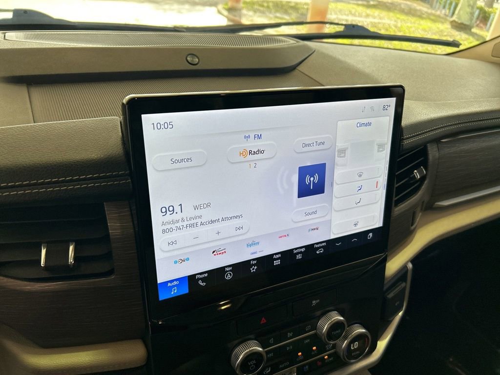 Used 2023 Ford Expedition Max Limited image 7