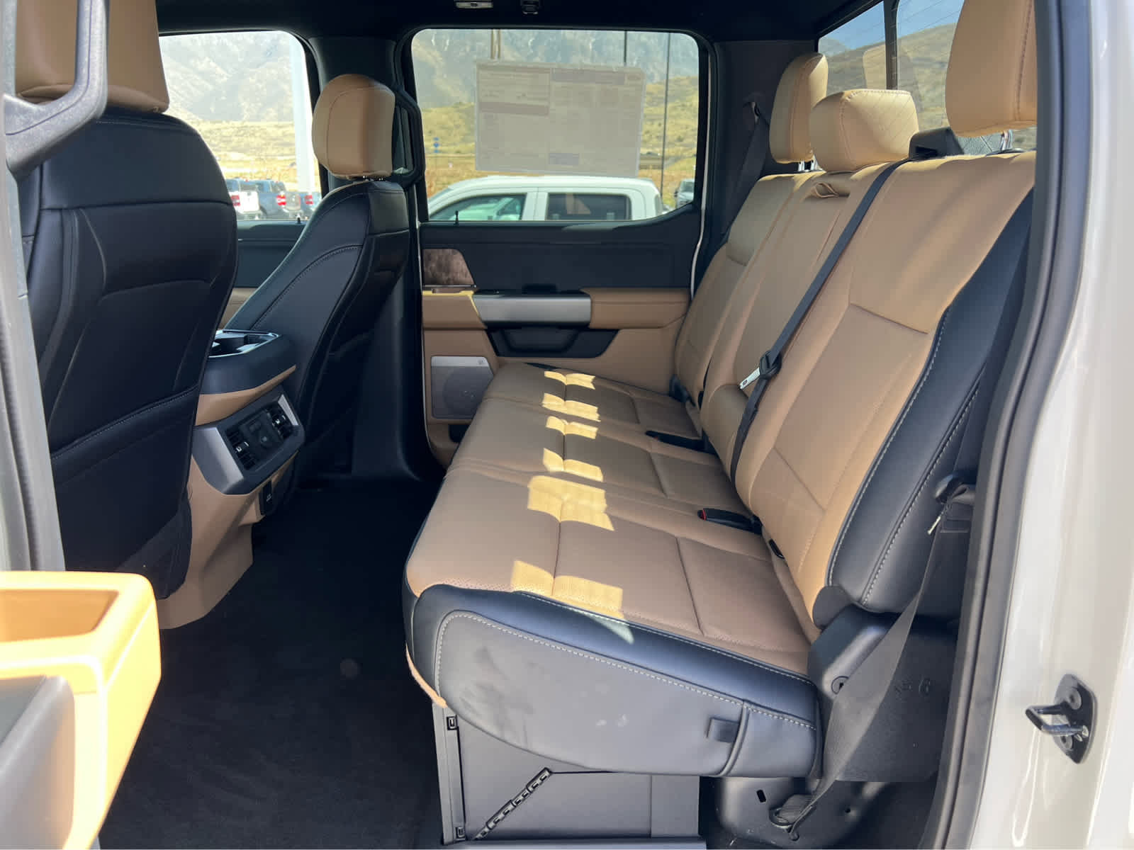 New 2026 Ford F250 Lariat w/ Black Appearance Package AWD/4WD image 28