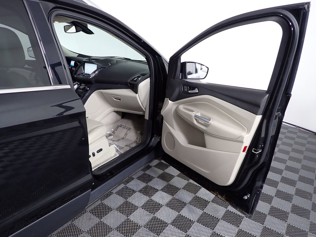 Used 2015 Ford Escape Titanium AWD/4WD image 41