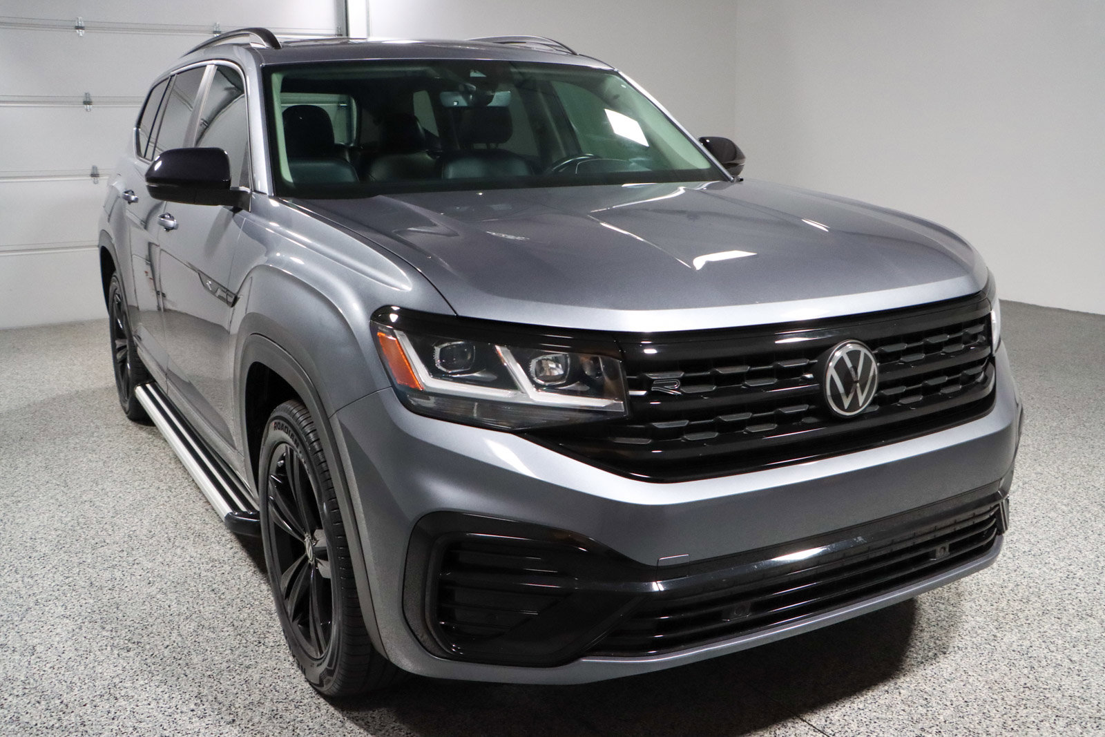 Used 2023 Volkswagen Atlas SEL R-Line image 5