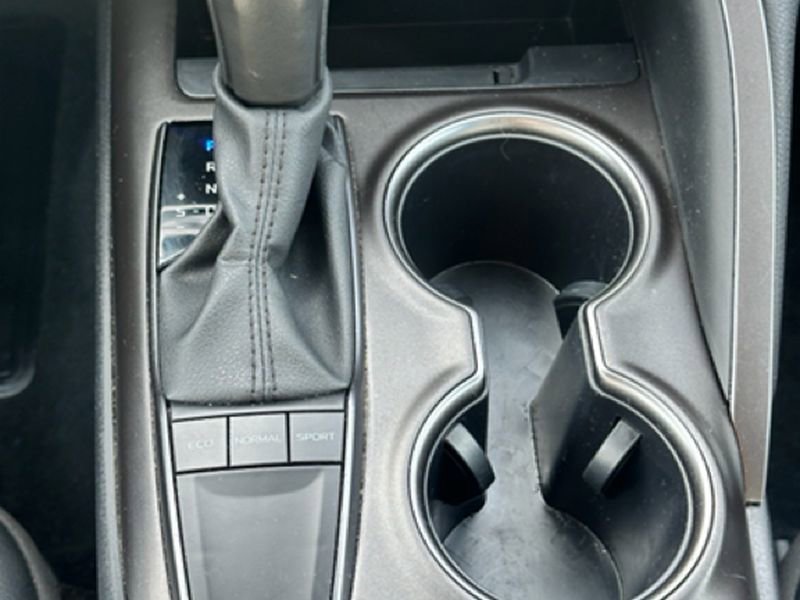 Used 2024 Toyota Camry SE FWD image 10