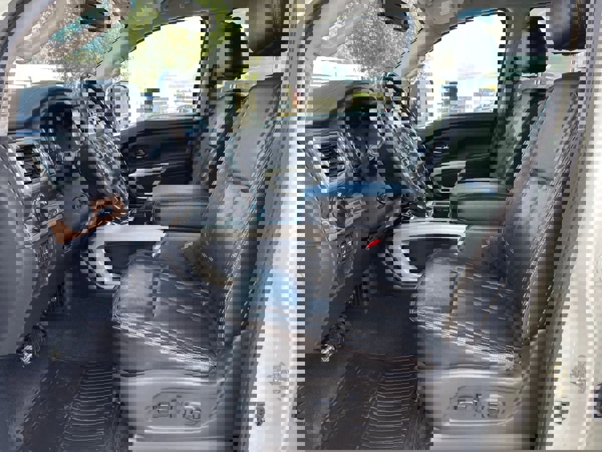 Used 2016 Nissan Titan SL image 14