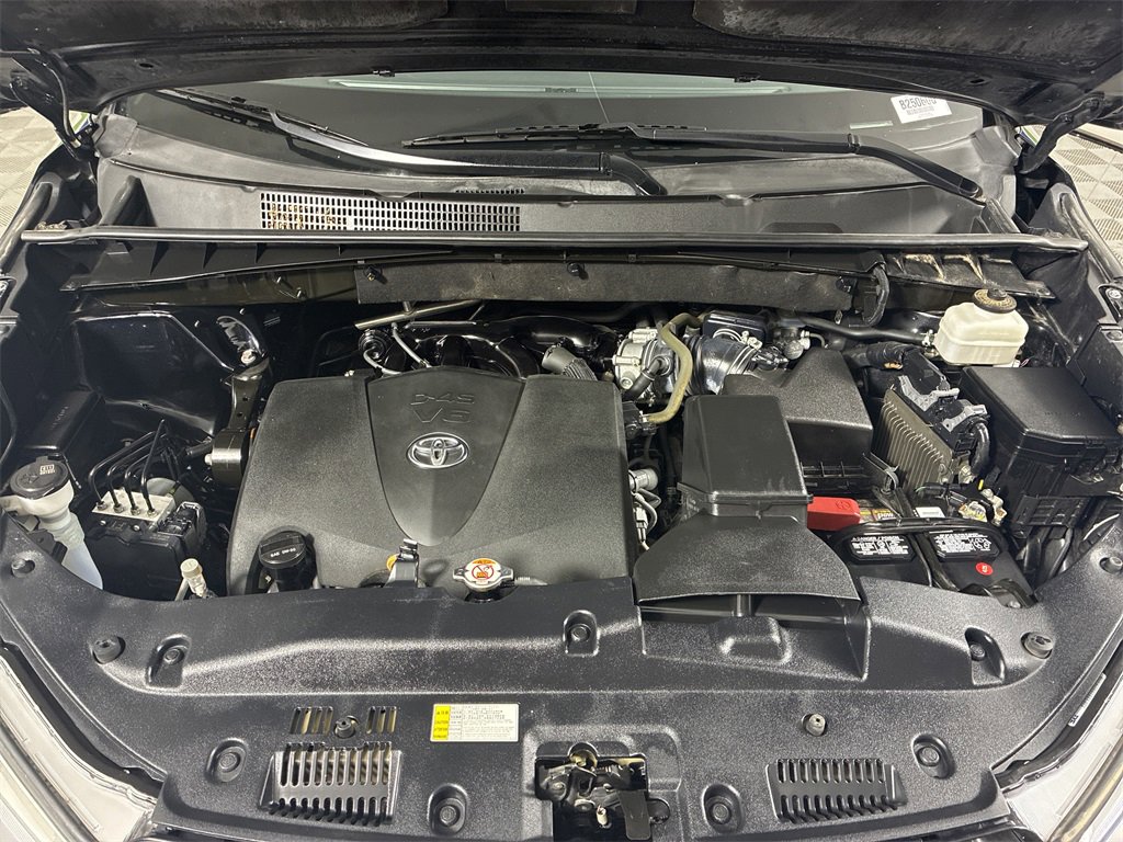 Used 2019 Toyota Highlander XLE image 6