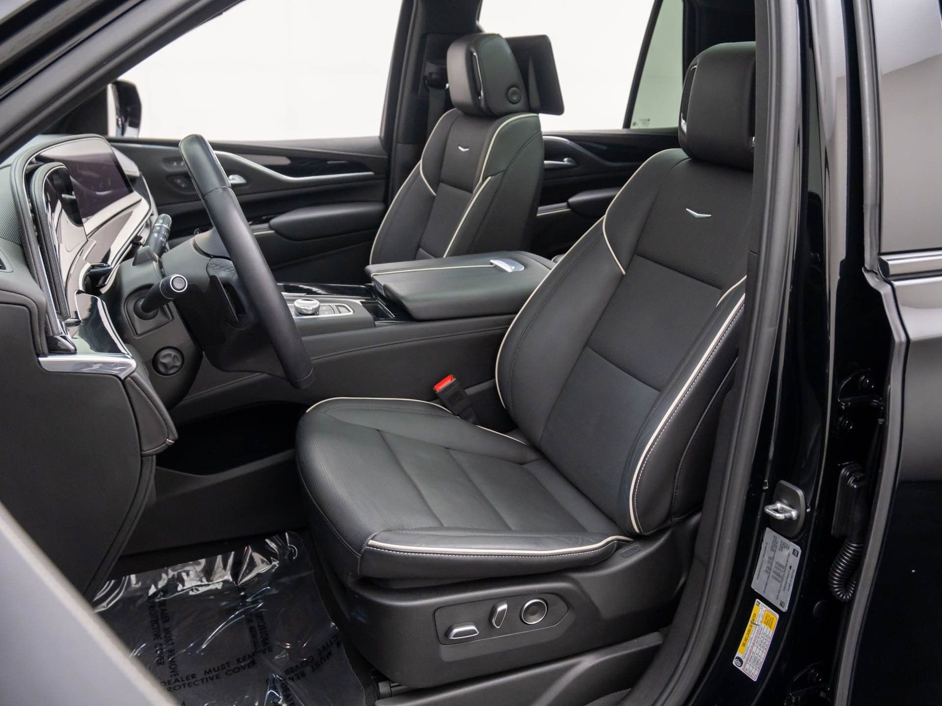 Used 2024 Cadillac Escalade Sport w/ LPO, ONYX Package image 18