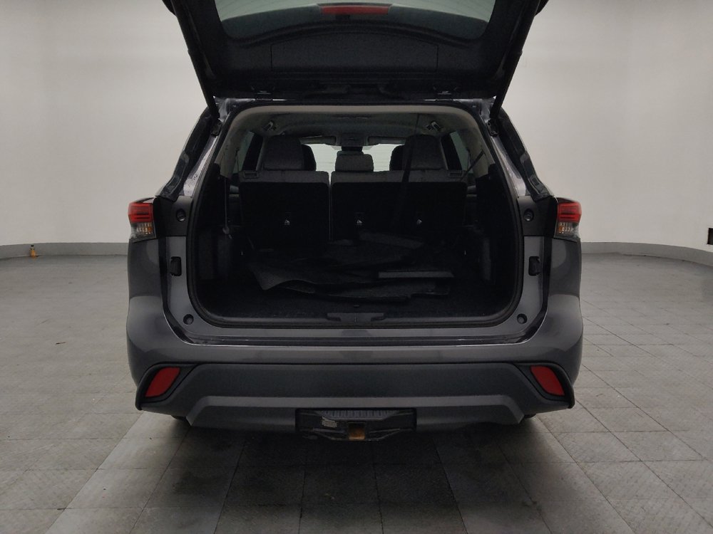 Used 2020 Toyota Highlander LE image 29