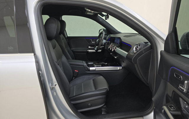Used 2022 Mercedes-Benz GLB 35 AMG 4MATIC w/ Parking Assistance Package image 6