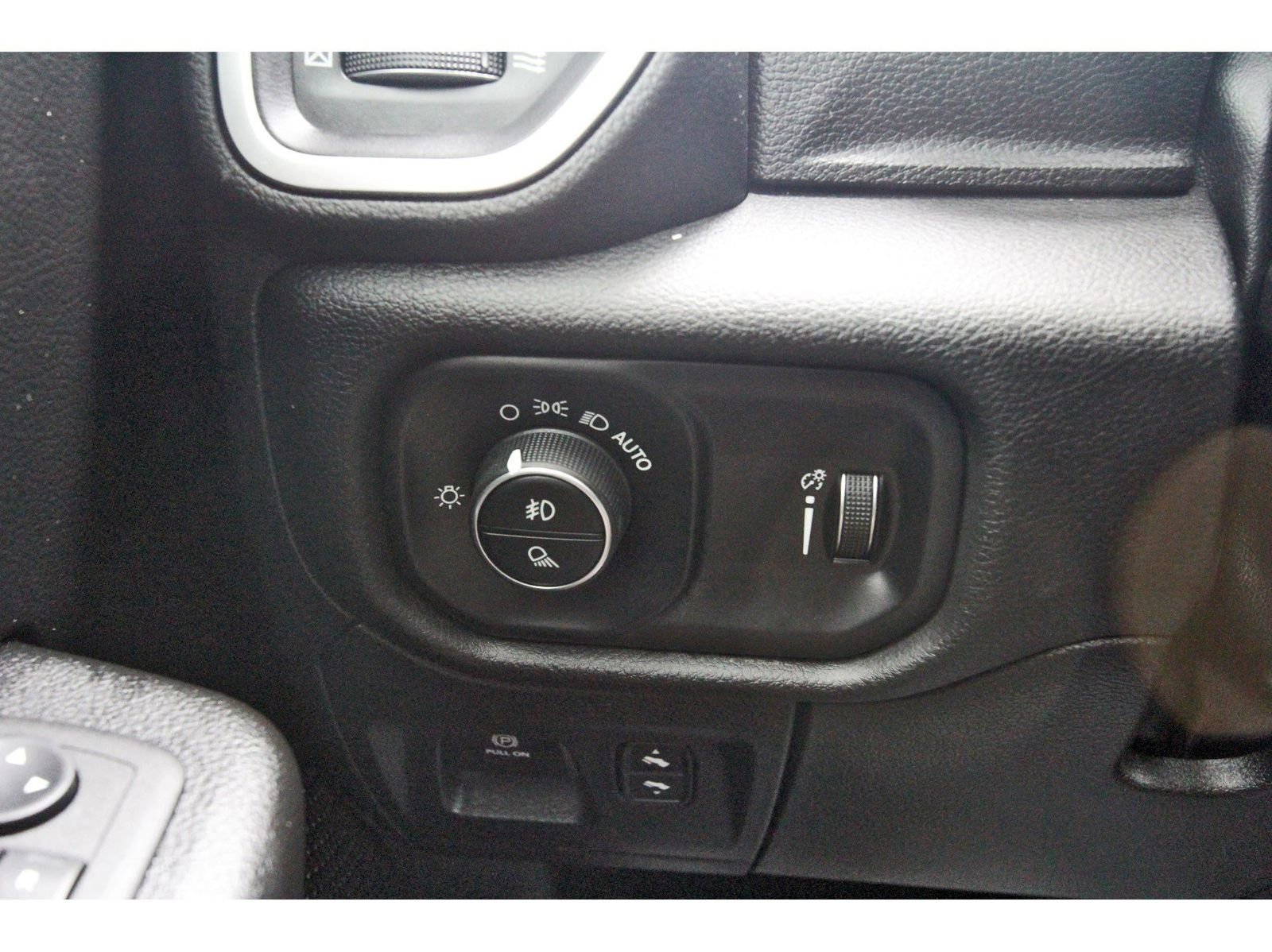 Used 2024 RAM 1500 Big Horn AWD/4WD image 19