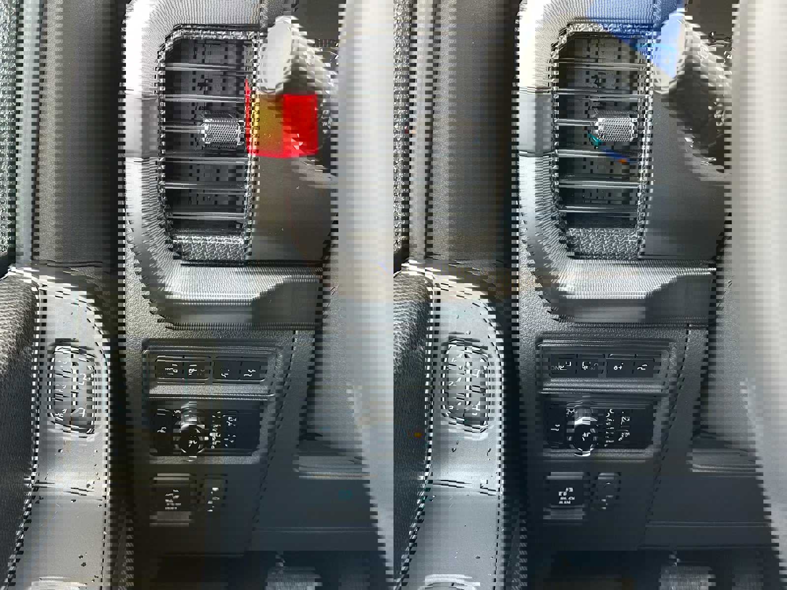 Used 2024 Ford F150 Raptor image 36