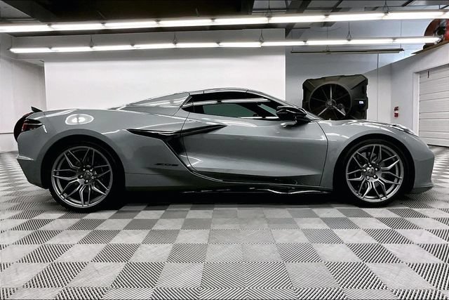 Used 2024 Chevrolet Corvette Z06 RWD image 14