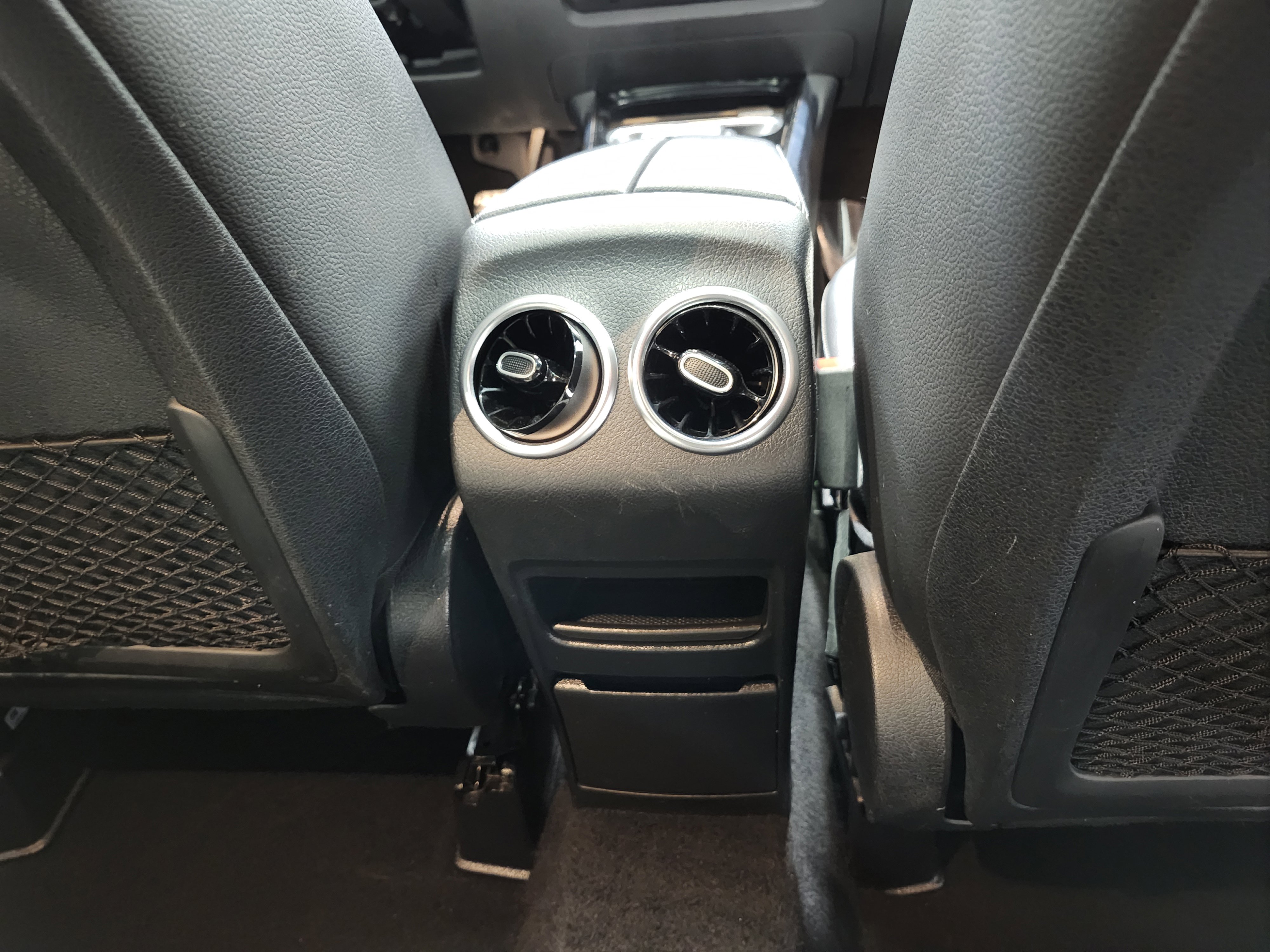 Used 2021 Mercedes-Benz GLB 250 4MATIC image 23