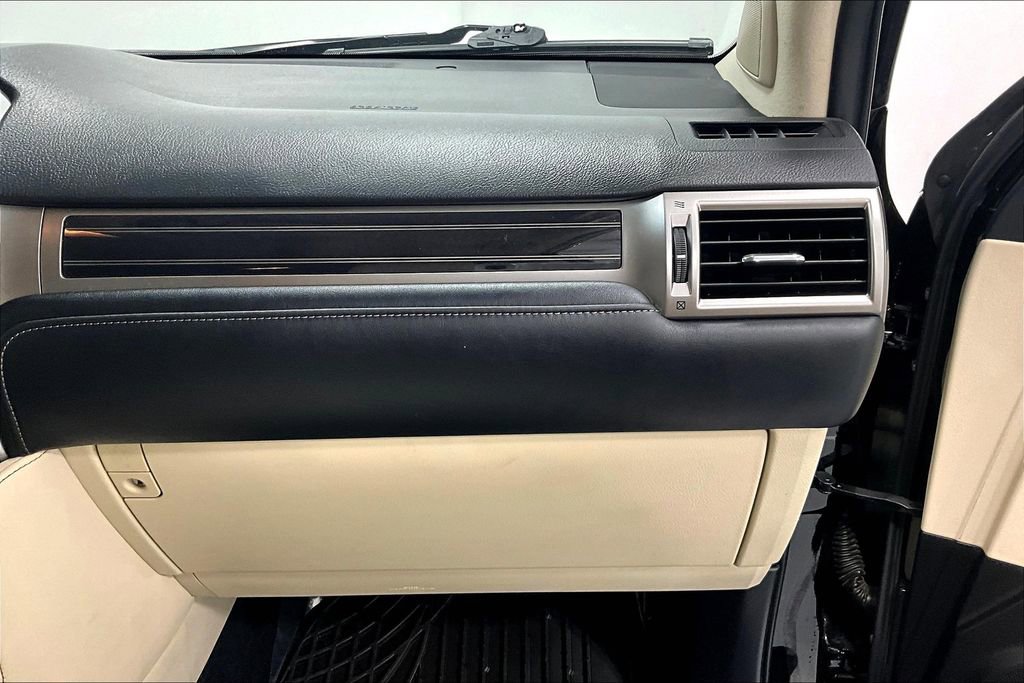 Used 2023 Lexus GX 460 Premium w/ Accessory Package image 19