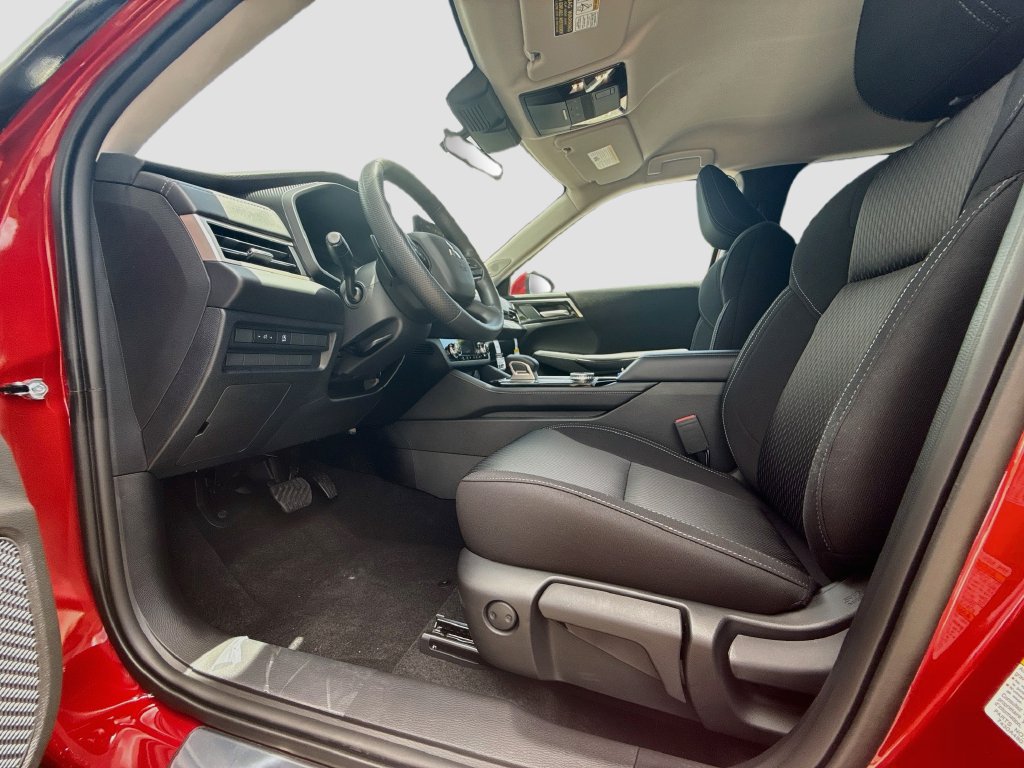 New 2026 Mitsubishi Outlander ES FWD image 21