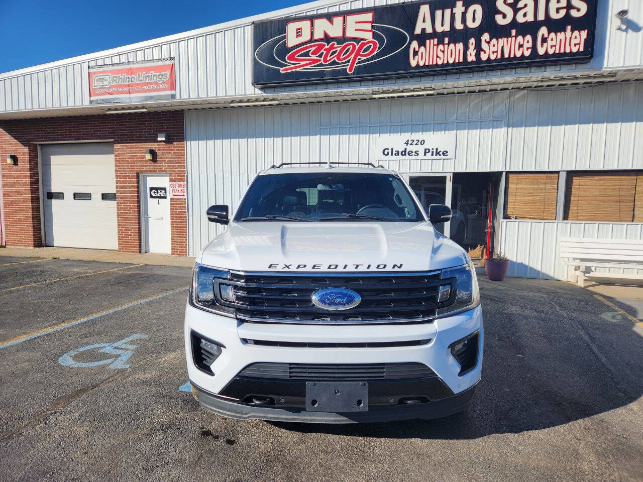 Used 2021 Ford Expedition Max Limited w/ Equipment Group 303A image 2