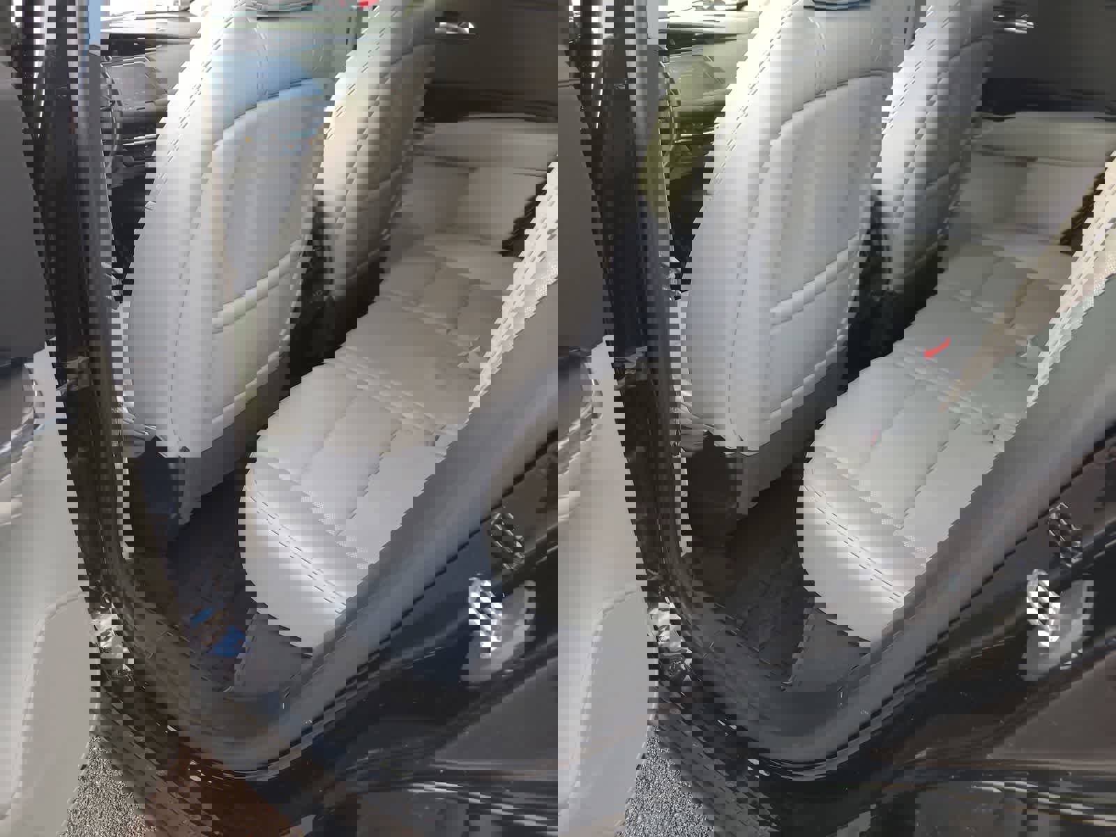 Used 2019 Cadillac XT4 Premium Luxury w/ Technology Package image 20