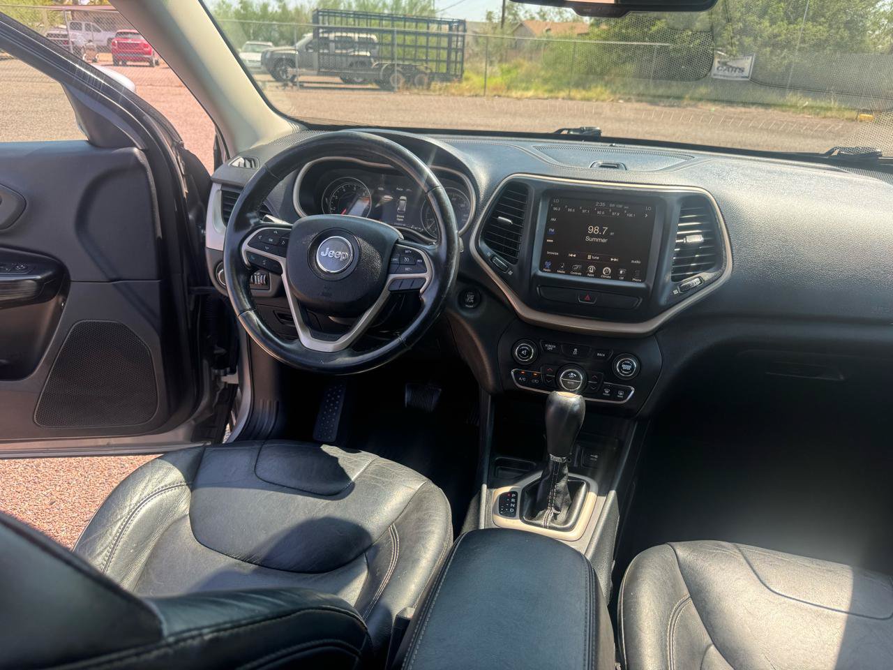 Used 2016 Jeep Cherokee Limited FWD image 22