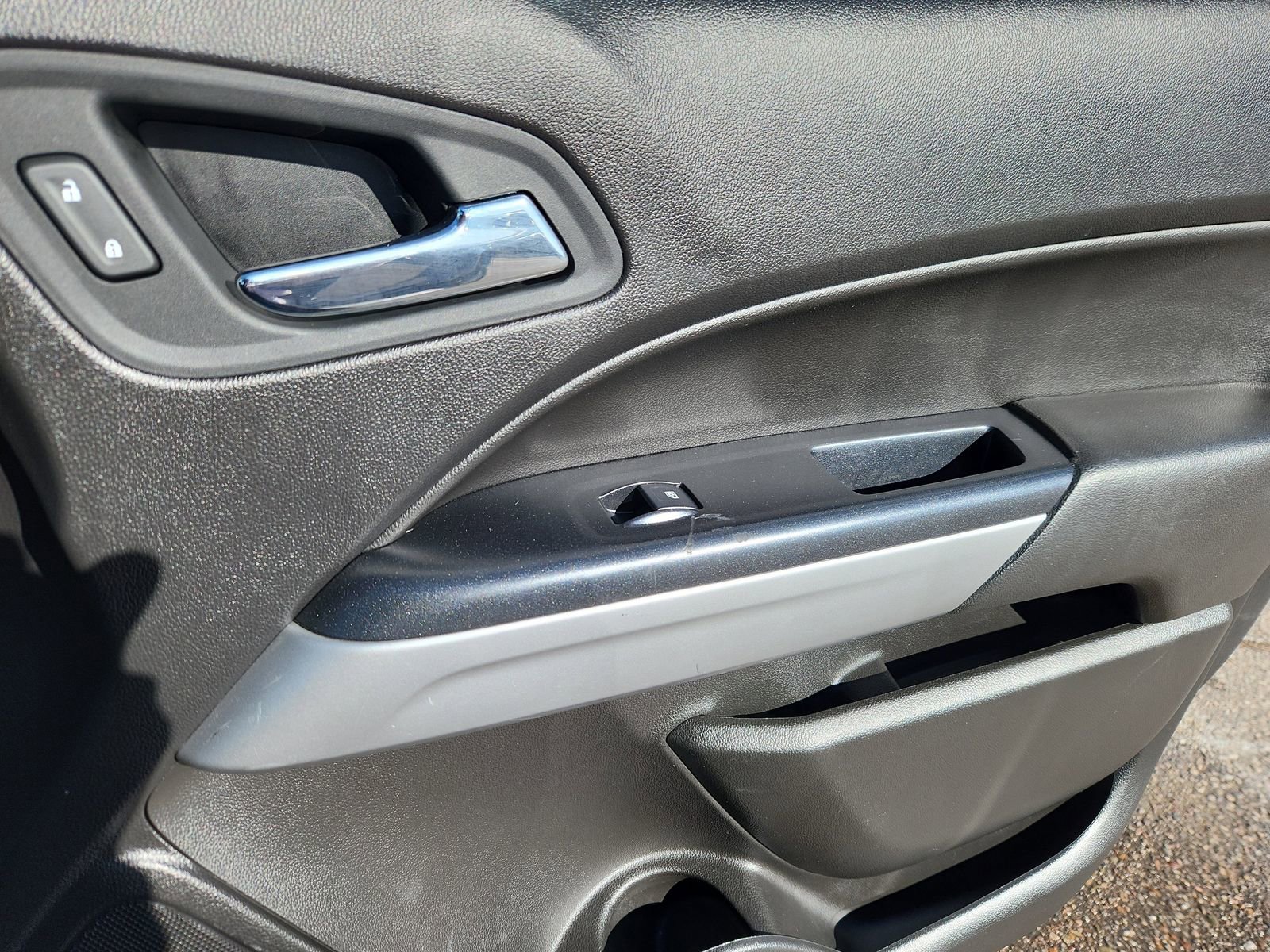 Used 2021 Chevrolet Colorado LT w/ Safety Package image 16