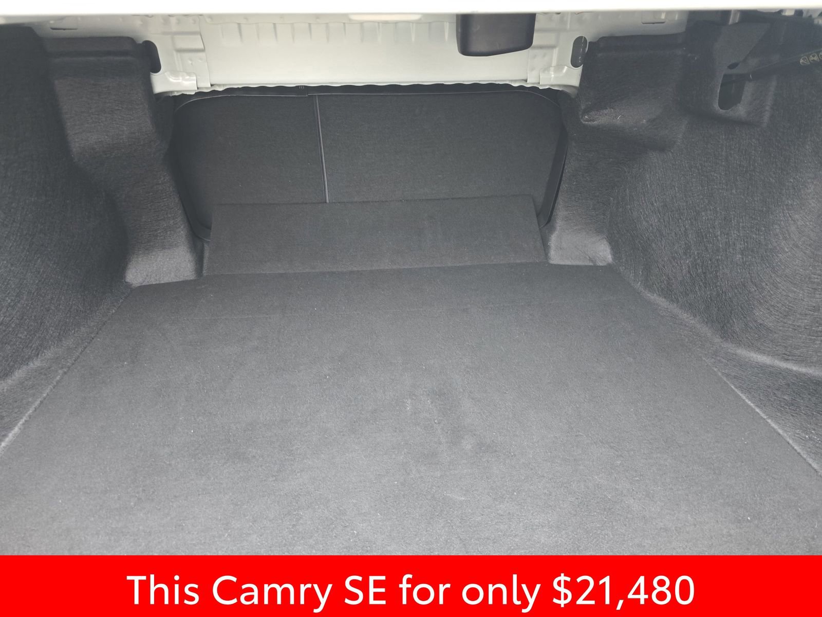 Used 2024 Toyota Camry SE image 18