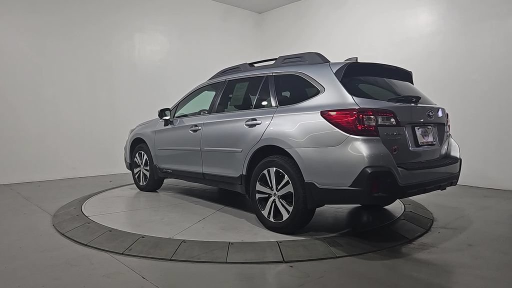 Used 2018 Subaru Outback 3.6R Limited AWD/4WD image 3
