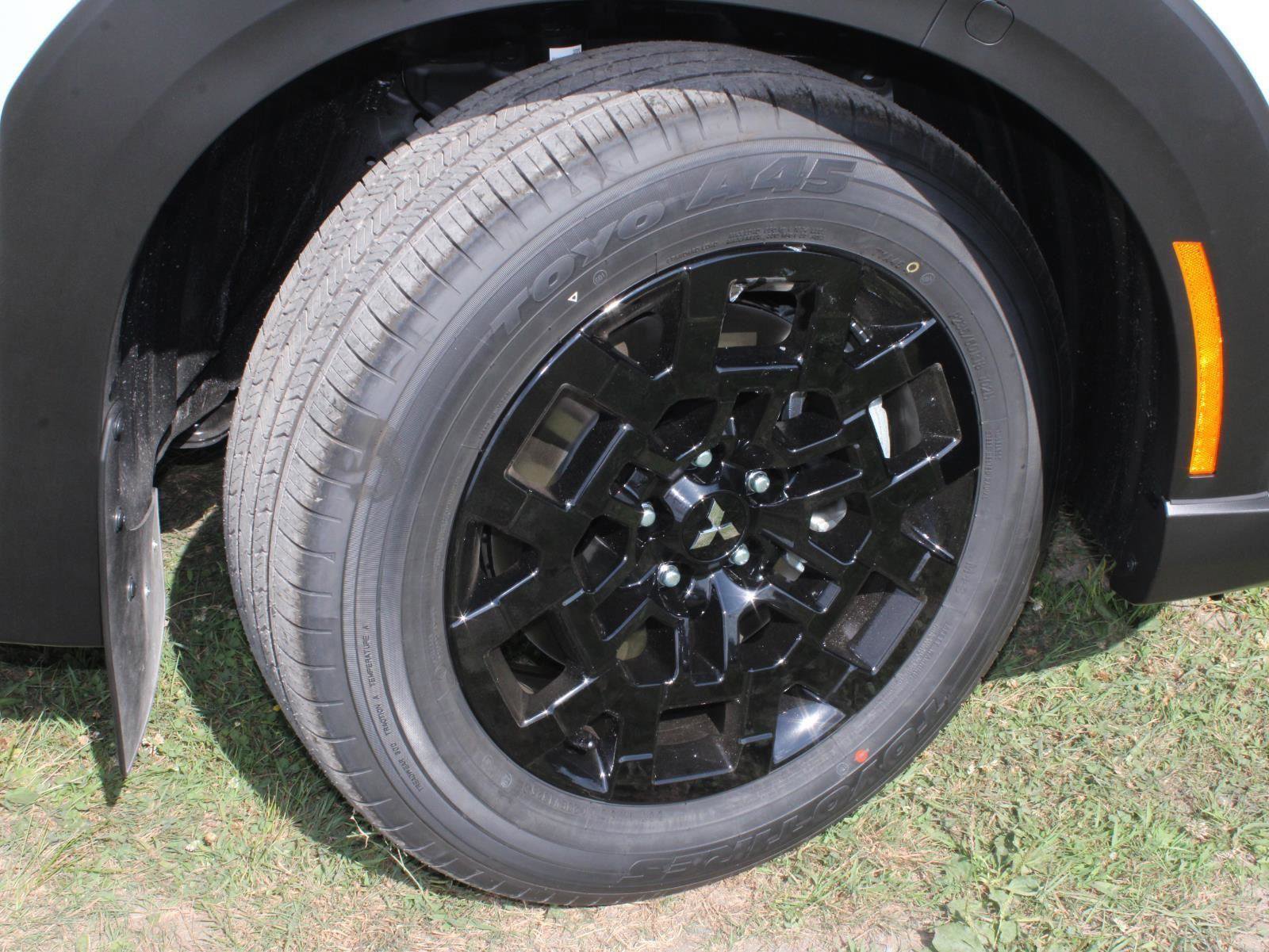 New 2025 Mitsubishi Outlander Trail Edition image 12