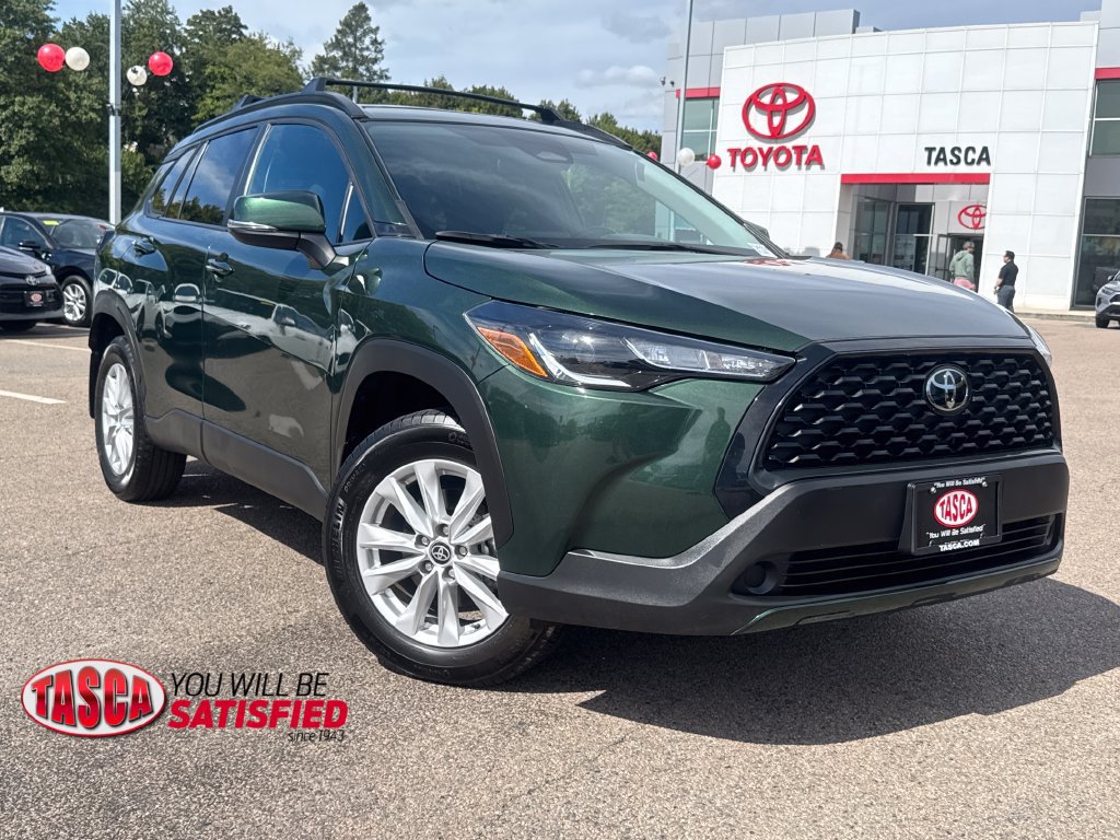 Used 2023 Toyota Corolla Cross LE w/ Moonroof Package