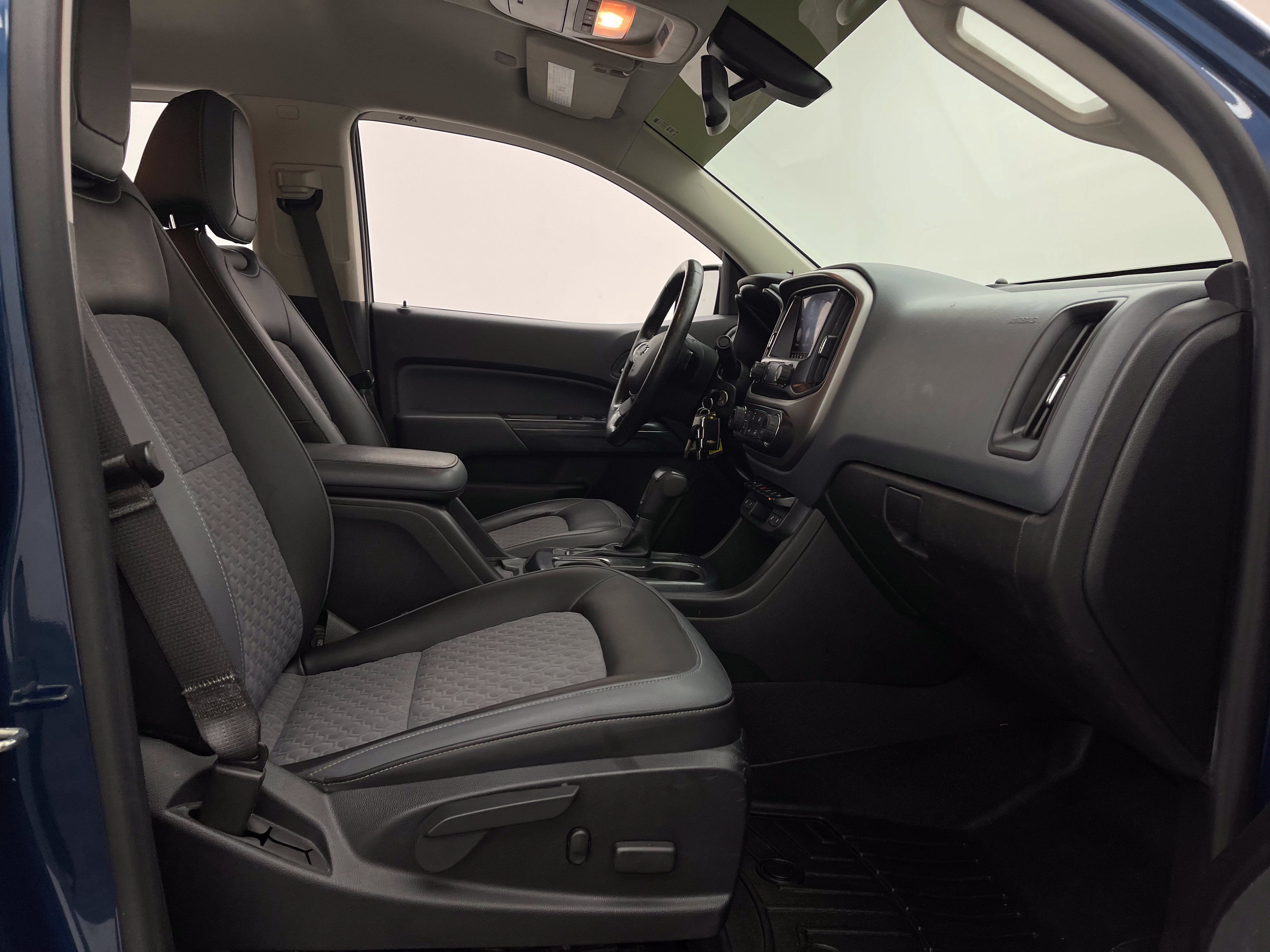 Used 2019 Chevrolet Colorado Z71 AWD/4WD image 33