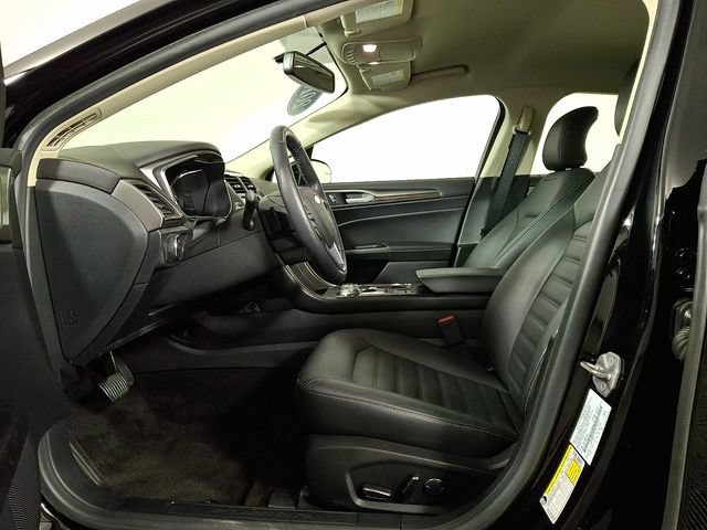 Used 2018 Ford Fusion SE w/ Fusion SE Technology Package FWD image 15
