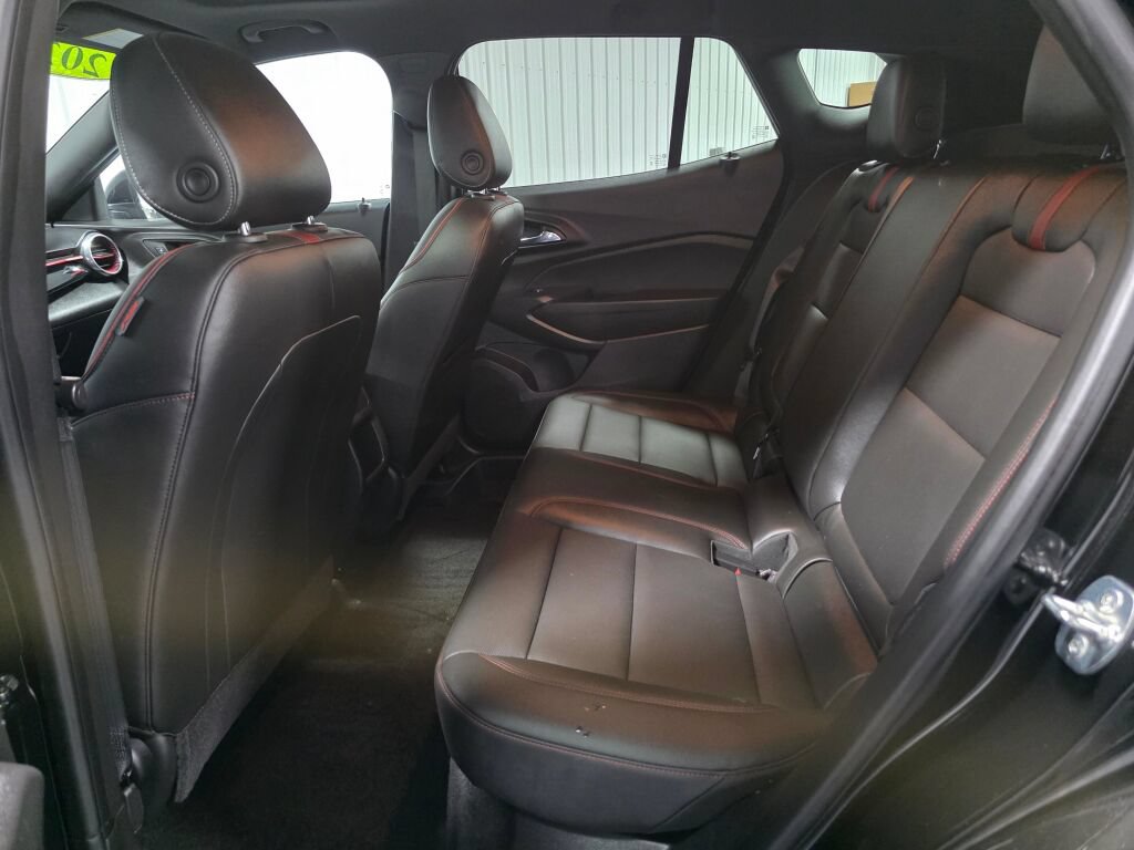 Used 2024 Chevrolet Trax RS w/ Sunroof Package FWD image 10