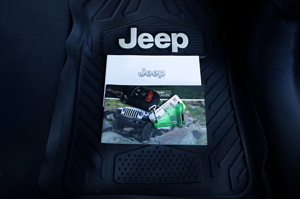 Used 2019 Jeep Wrangler Unlimited Sahara w/ Dual Top Group image 42
