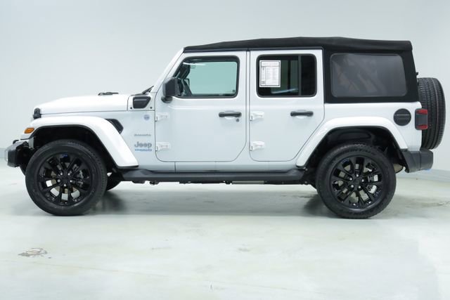 Used 2022 Jeep Wrangler Unlimited Sahara w/ Cold Weather Group image 4