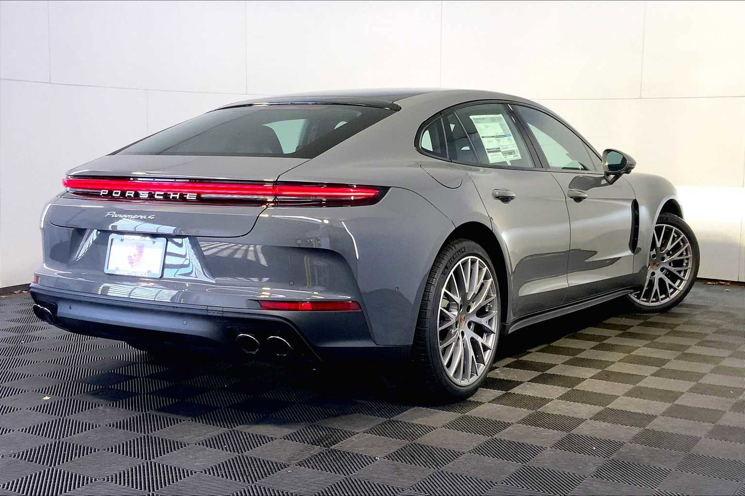 New 2026 Porsche Panamera 4 image 7