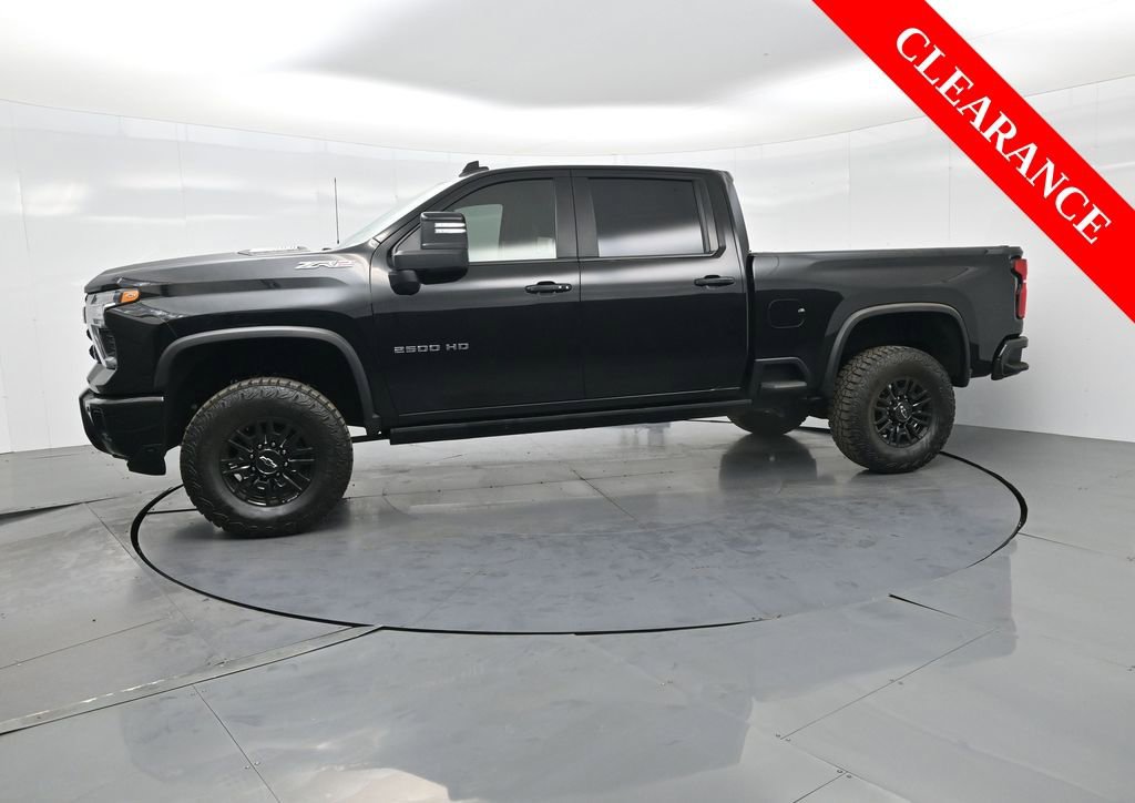 Used 2025 Chevrolet Silverado 2500 ZR2 w/ Technology Package image 10