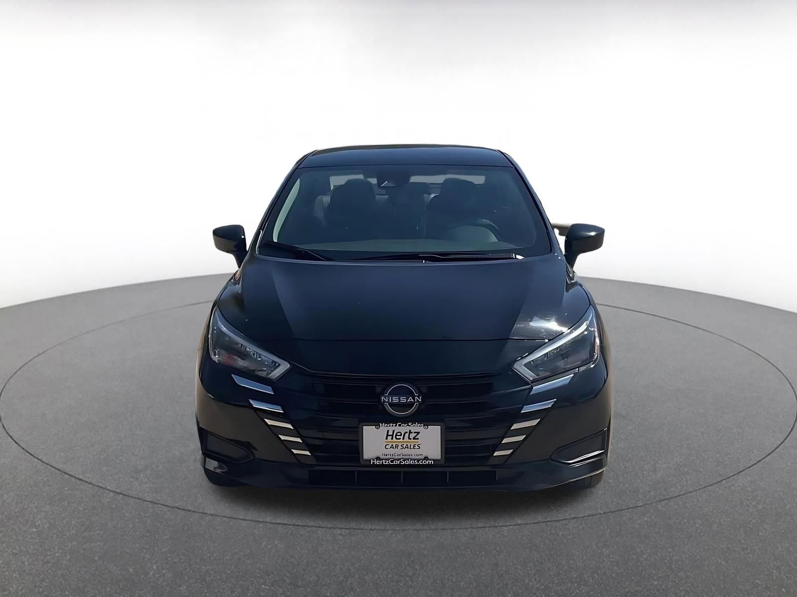 Used 2025 Nissan Versa SV image 4