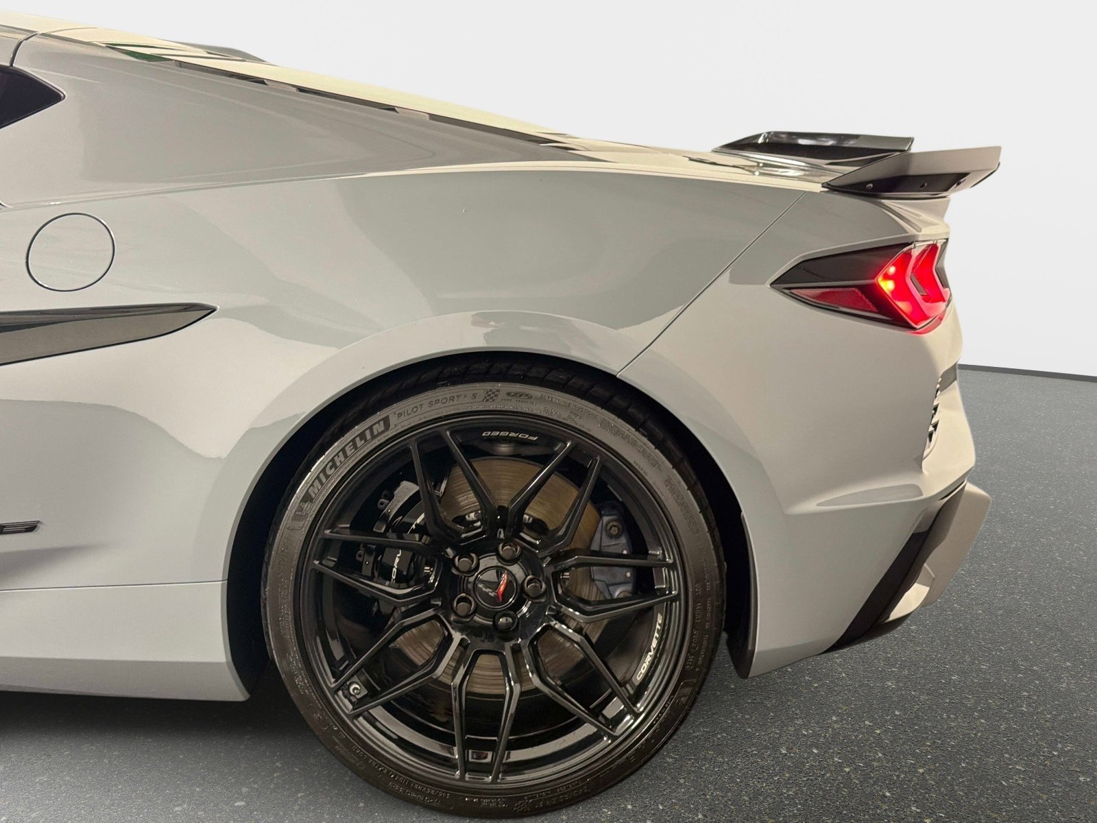 Used 2025 Chevrolet Corvette Z06 w/ Battery Protection Package image 15