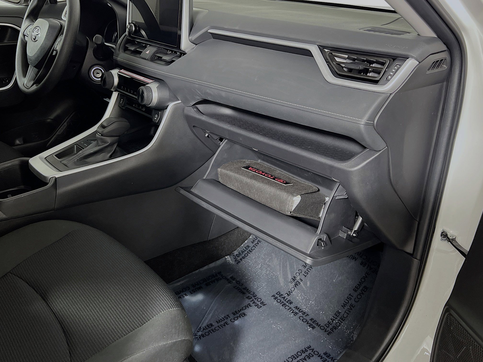 Used 2024 Toyota RAV4 LE image 35