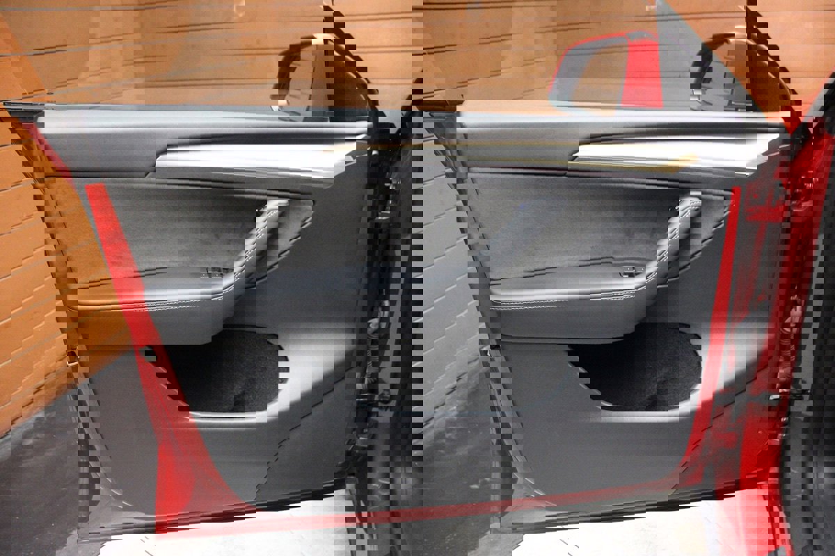 Used 2022 Tesla Model Y Long Range image 15