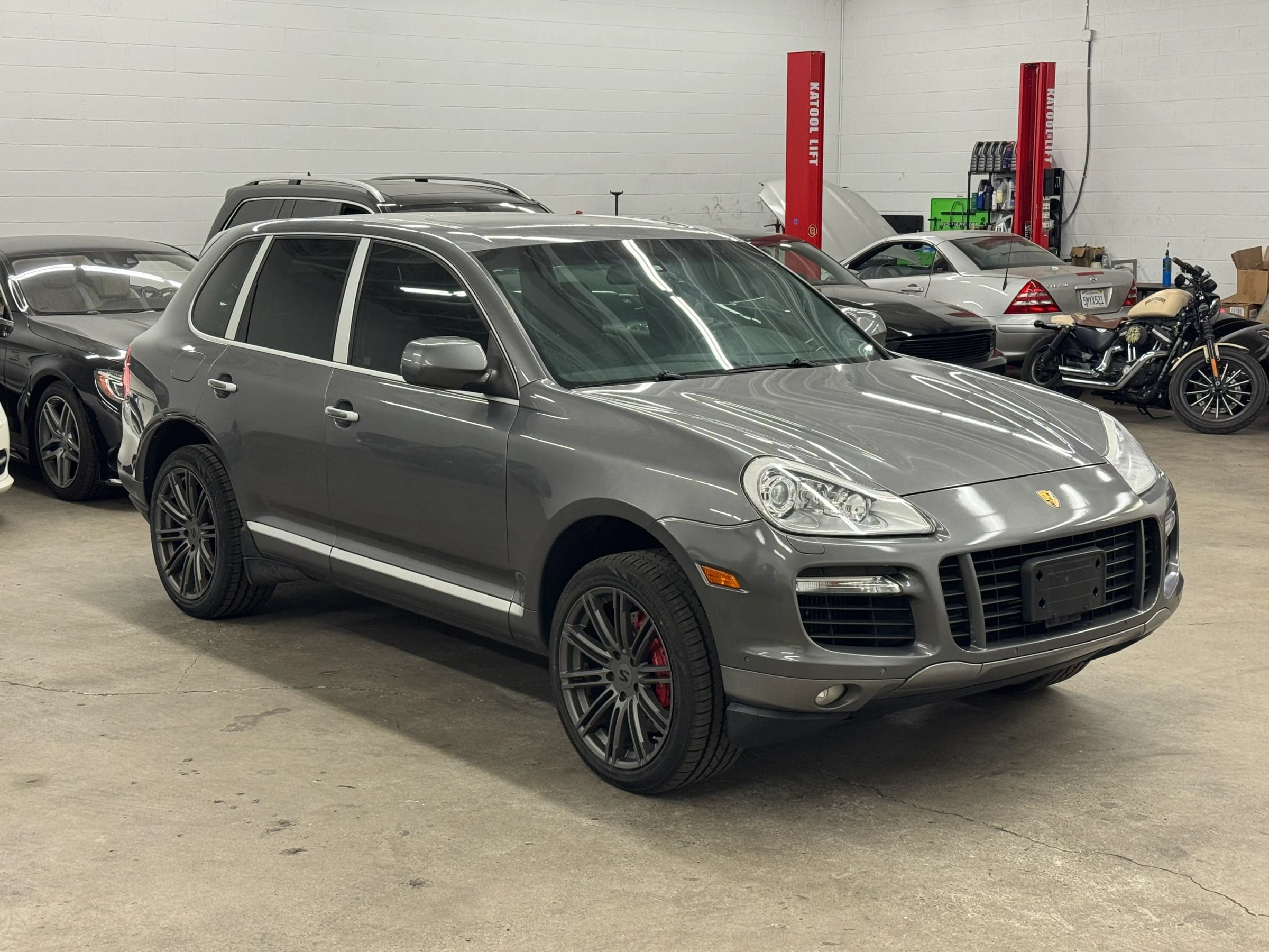 Used 2008 Porsche Cayenne Turbo AWD/4WD image 9