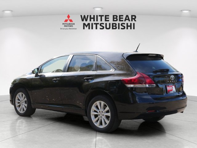 Used 2015 Toyota Venza LE FWD image 4