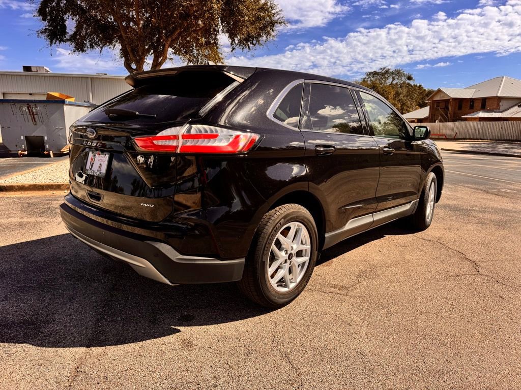 Used 2024 Ford Edge SEL image 9