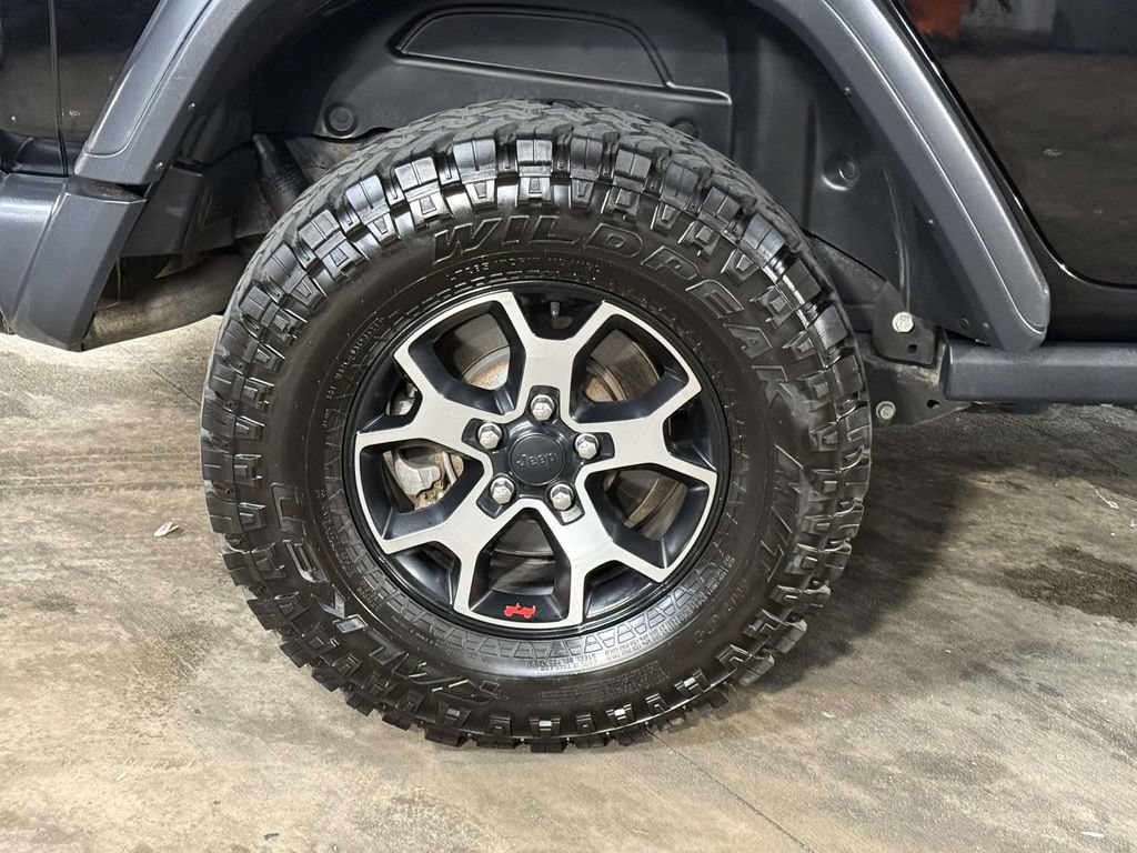 Used 2020 Jeep Wrangler Unlimited Rubicon w/ Dual Top Group AWD/4WD image 13