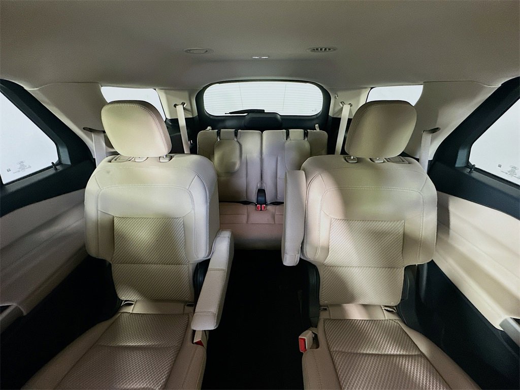 Used 2023 Ford Explorer XLT image 13