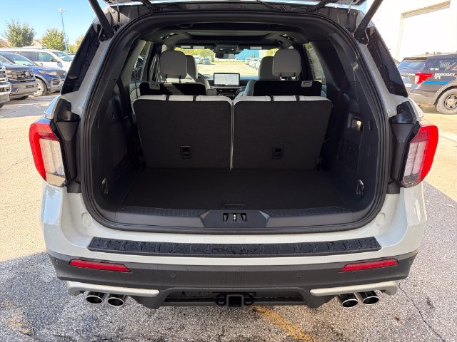 New 2027 Ford Explorer Platinum w/ 3.0L Ultimate Package AWD/4WD image 8