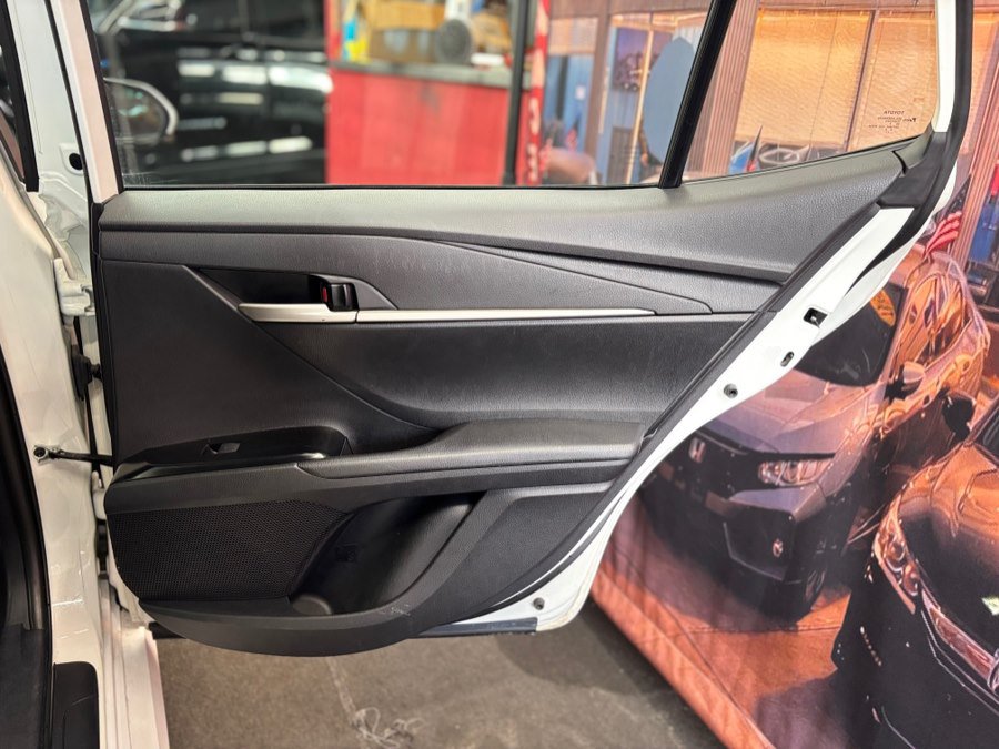 Used 2025 Toyota Camry LE FWD image 19