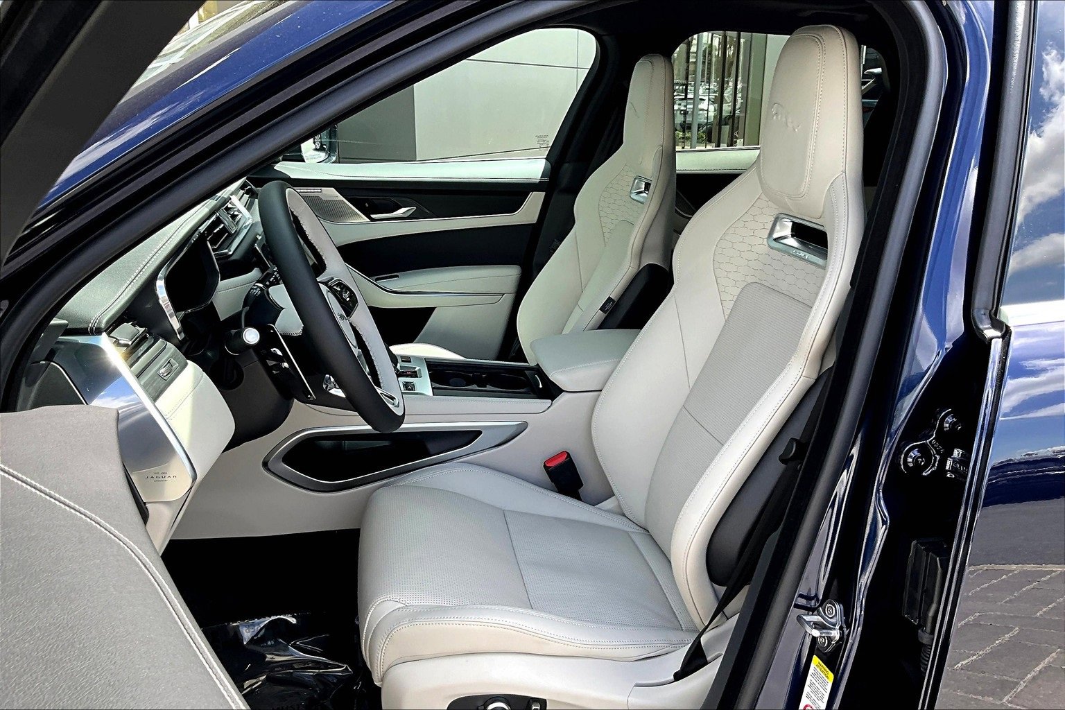 New 2026 Jaguar F-PACE R-Dynamic S image 9