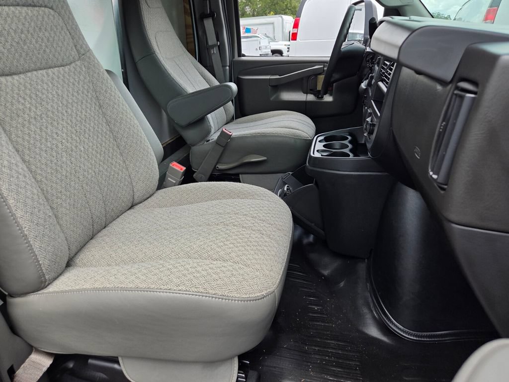 New 2026 Chevrolet Express 4500 w/ Power Convenience Package RWD image 17