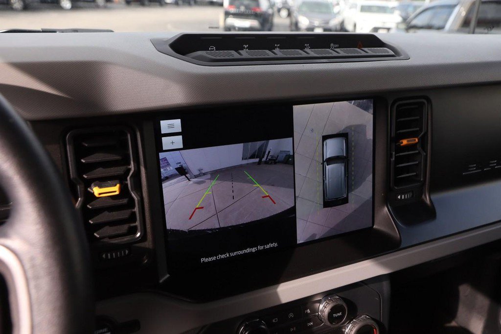 Used 2023 Ford Bronco Badlands w/ Sasquatch Package image 17