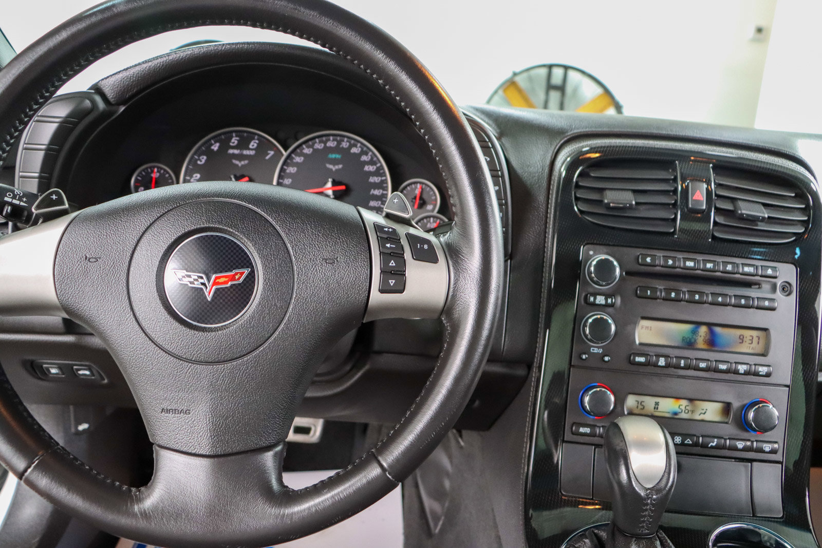 Used 2009 Chevrolet Corvette Coupe w/ Z51 Performance Package RWD image 16