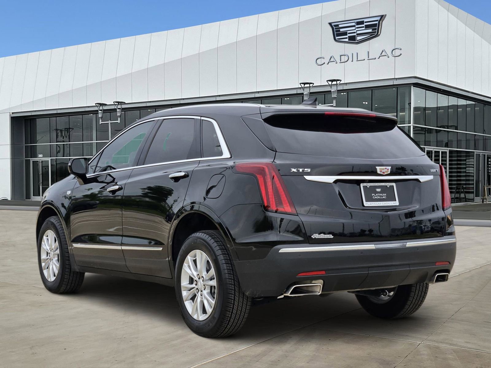 New 2026 Cadillac XT5 Luxury FWD image 4