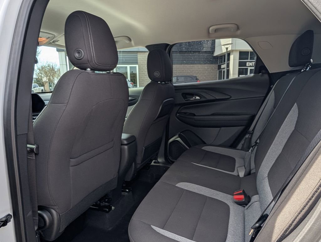 Used 2025 Chevrolet TrailBlazer LT FWD image 24