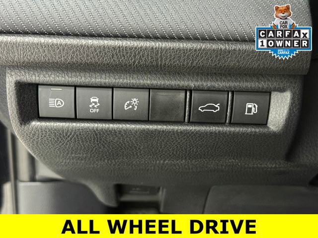Used 2025 Toyota Camry SE w/ Convenience Package image 10